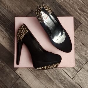 Black & Leopard Pumps
